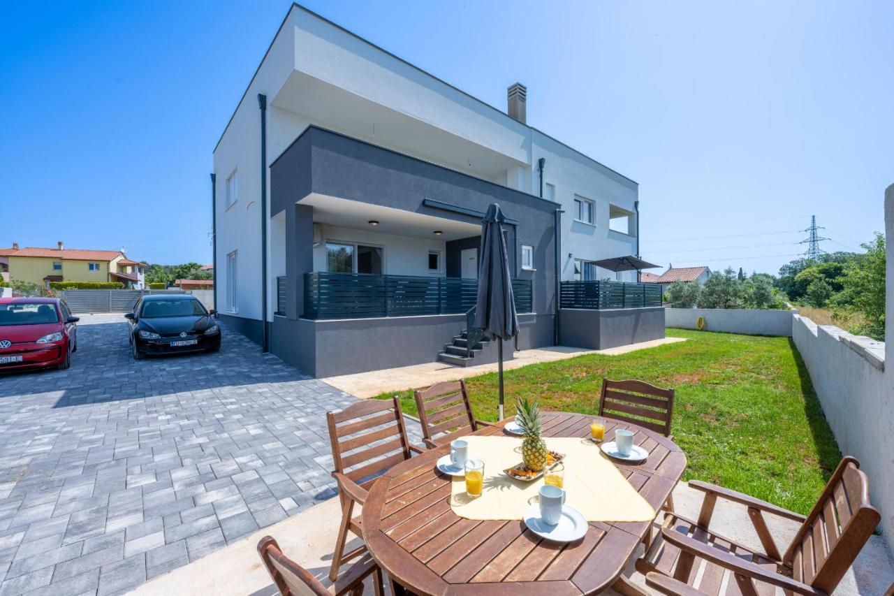 Domus Alba Apartments Pula Exterior photo